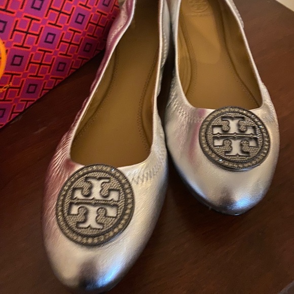 Silver Tory Burch ballet flats - Picture 2 of 3